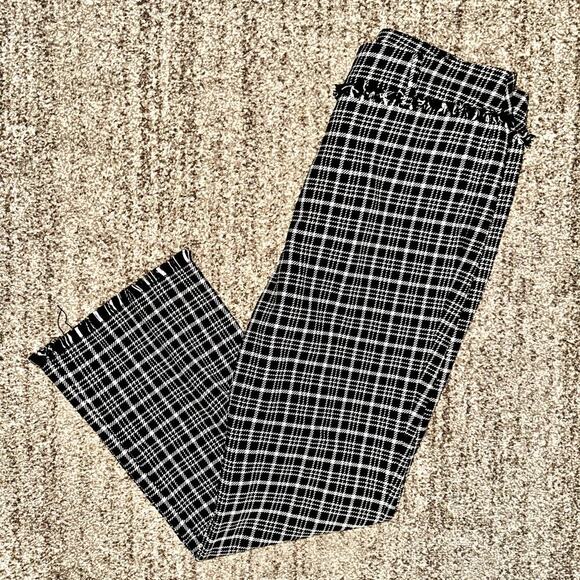 Weekend Max Mara Women's Black/White Tweed Ruffled Dress Pants - Picture 3 of 10